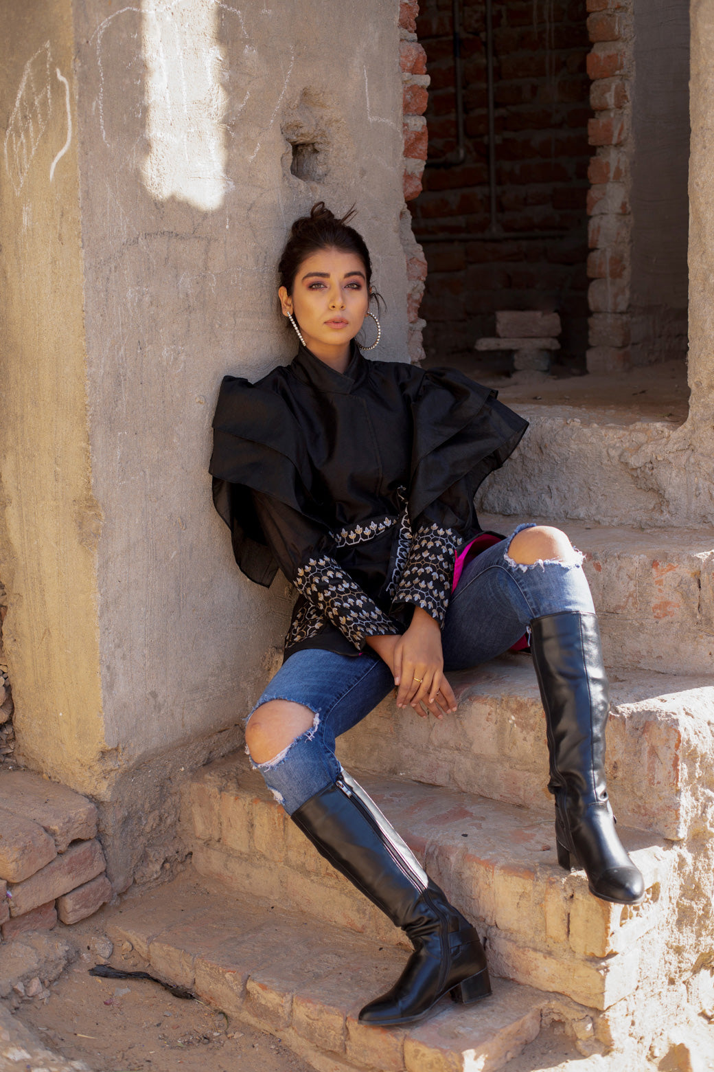 BLACK HANDBLOCKED WRAP