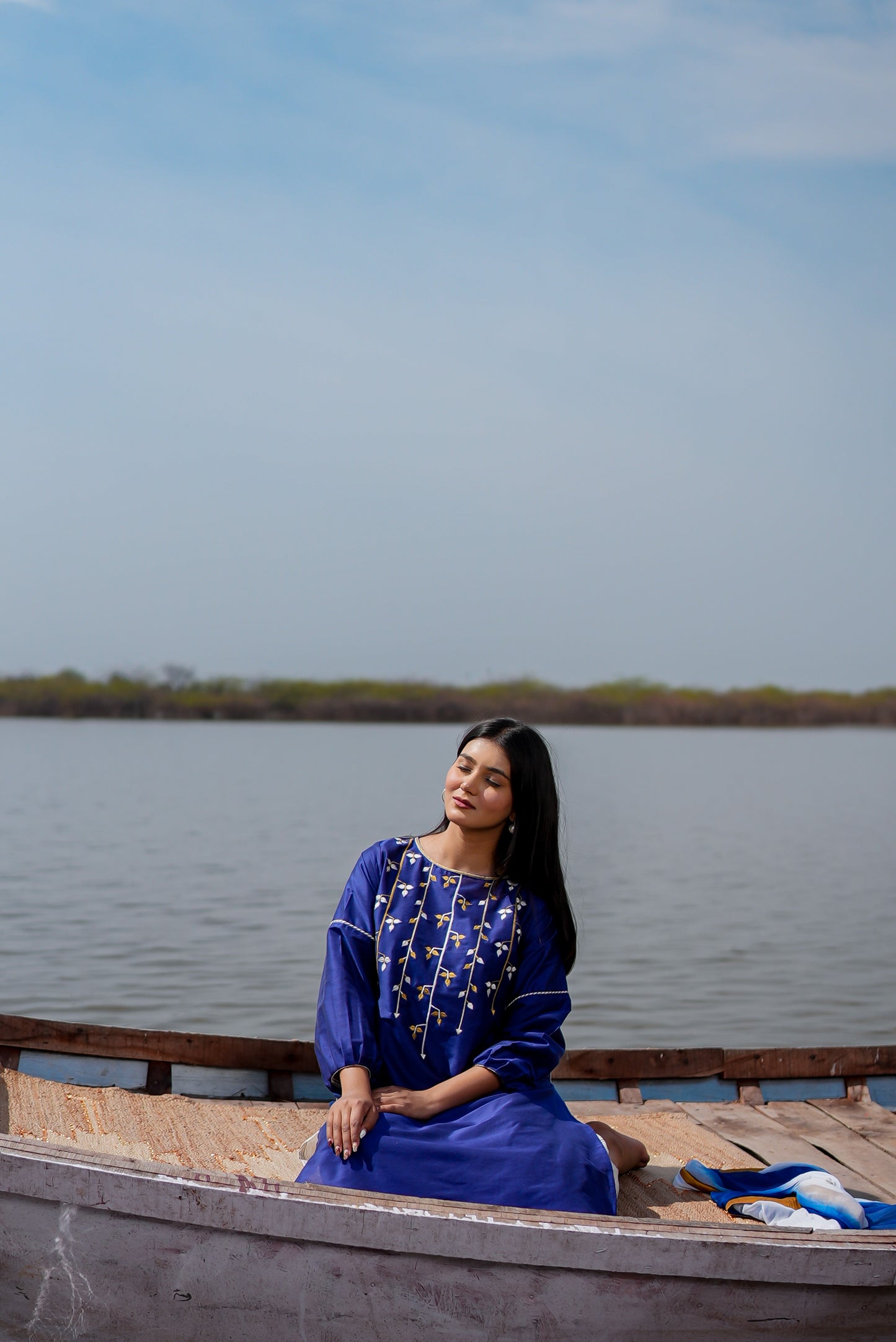 PERSIAN BLUE ROZAANA SET