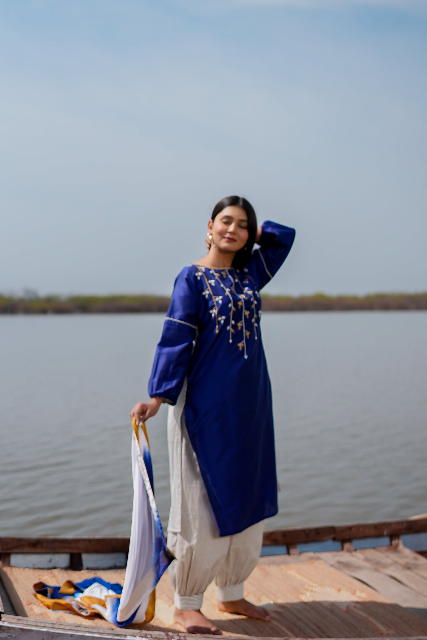 PERSIAN BLUE ROZAANA SET