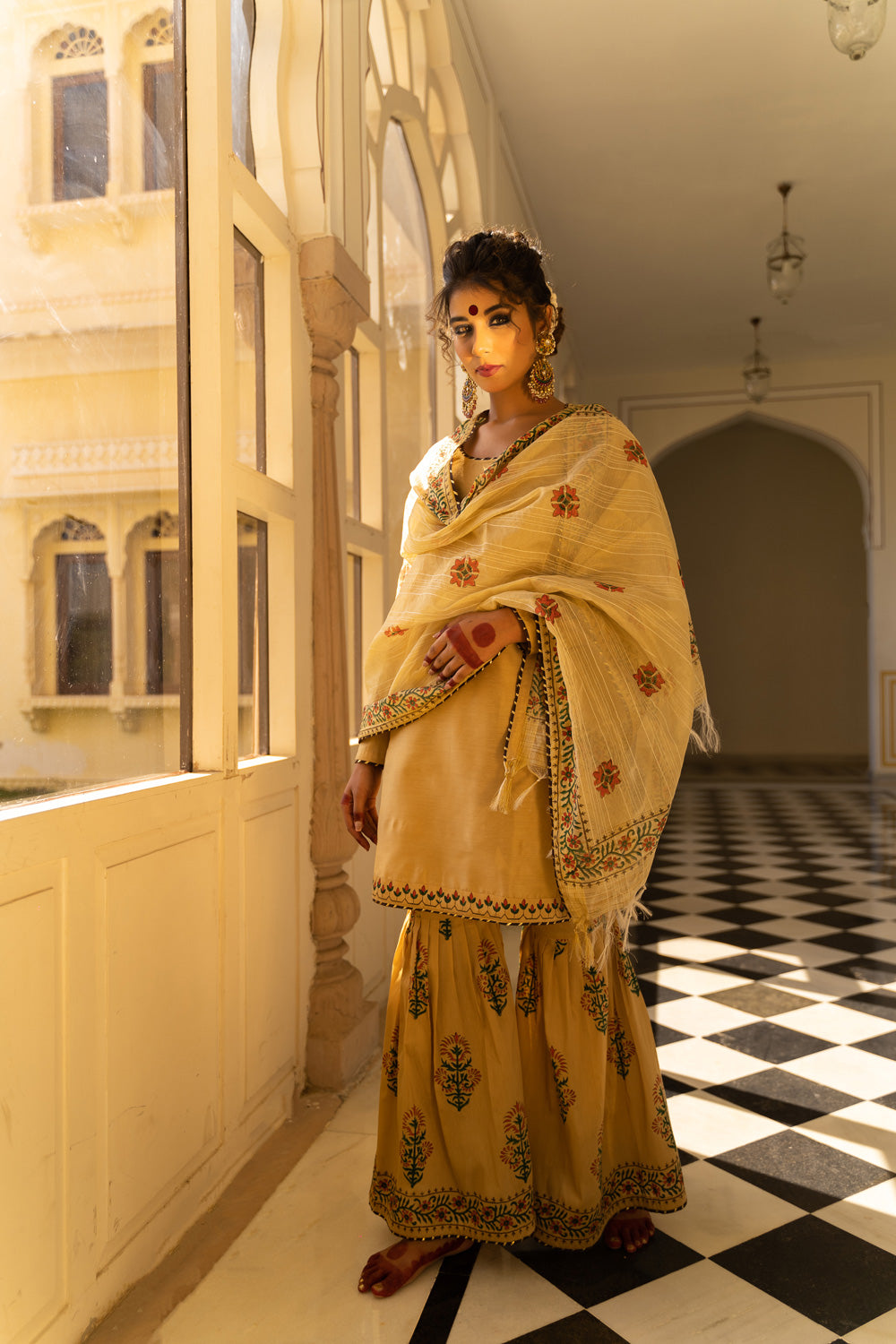 MOGHUL ROYAL GHARARA