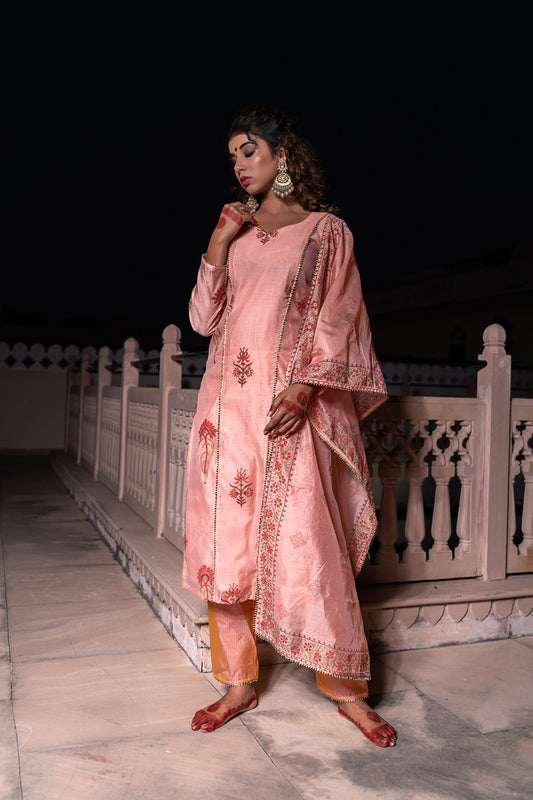 BLUSH PINK BLOCKED SUIT