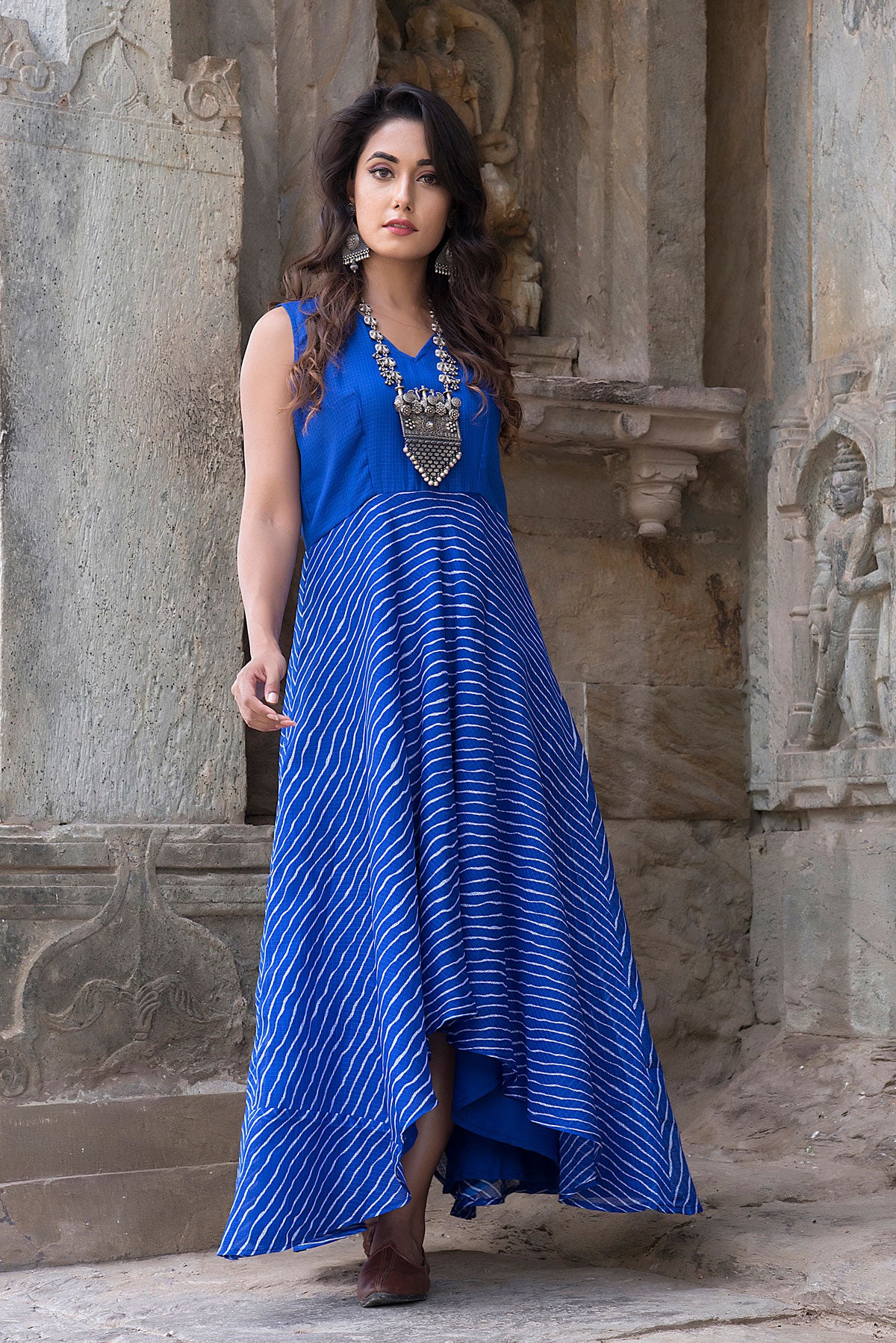 SLEEVLESS ASSYMETRIC BLUE DRESS