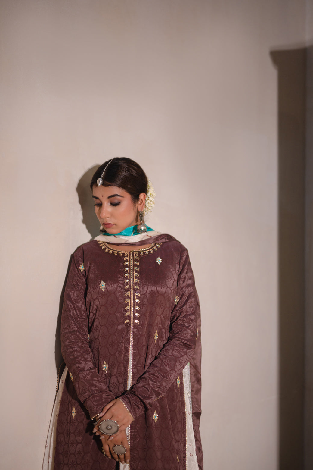 BROWN JACKETED AEHHSAASH SUIT