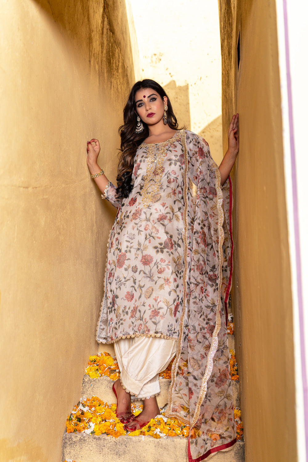 IVORY GOTAPATTI SUIT