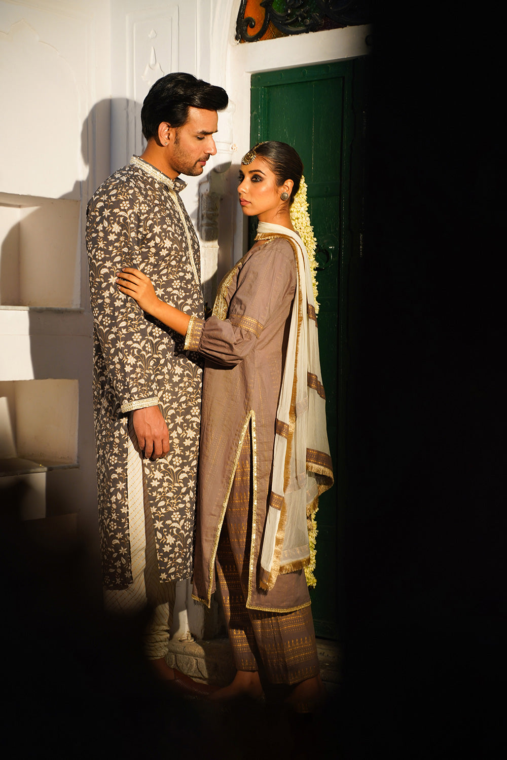 VINTAGE GREY COUPLE SET