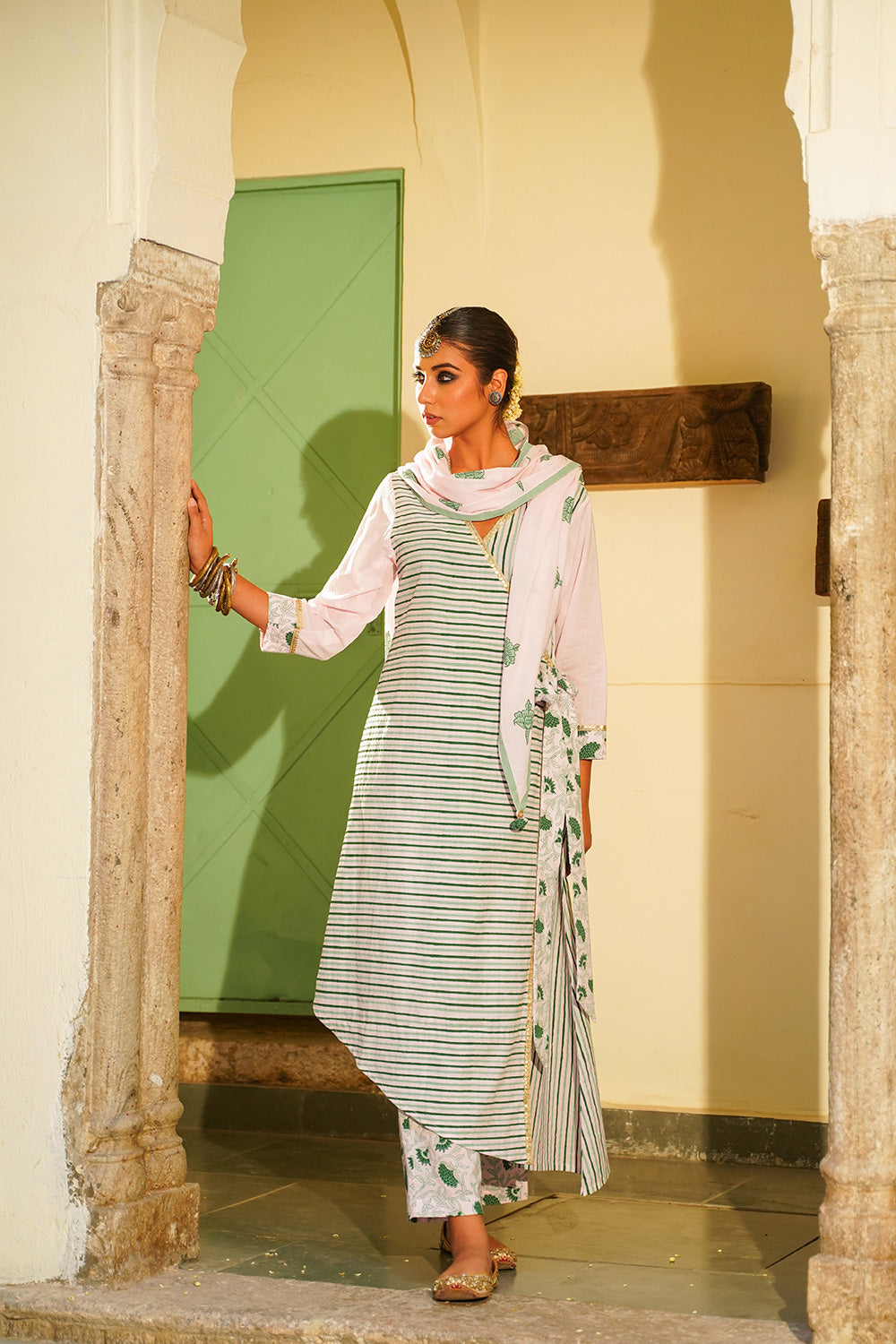 WOMEN'S ASSYMETRIC ANGARKHA SET