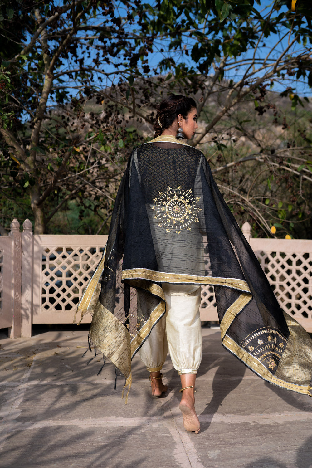 MONOCHROME JACKETED SUIT SET