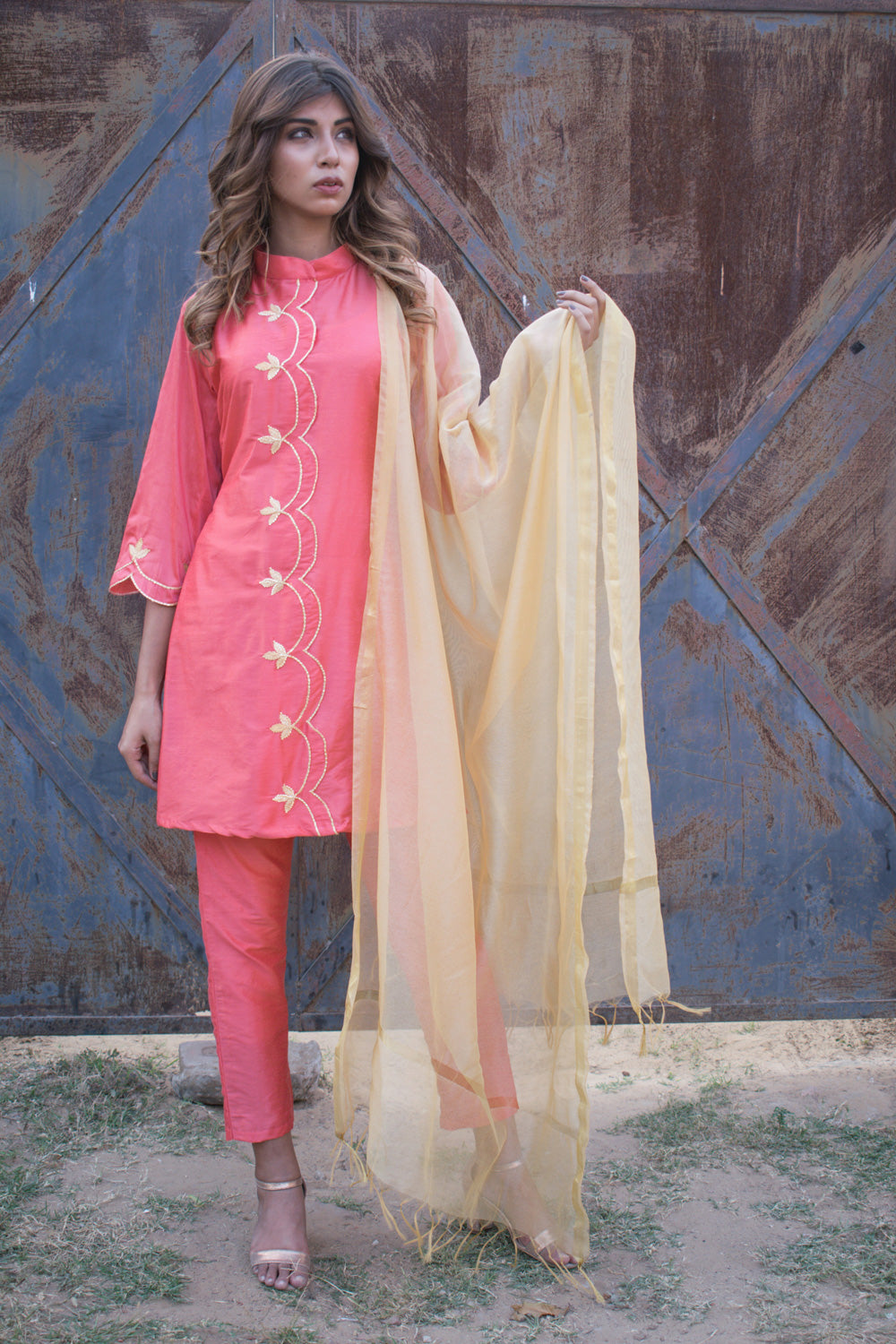 PEACH GOTA CUTWORK SET