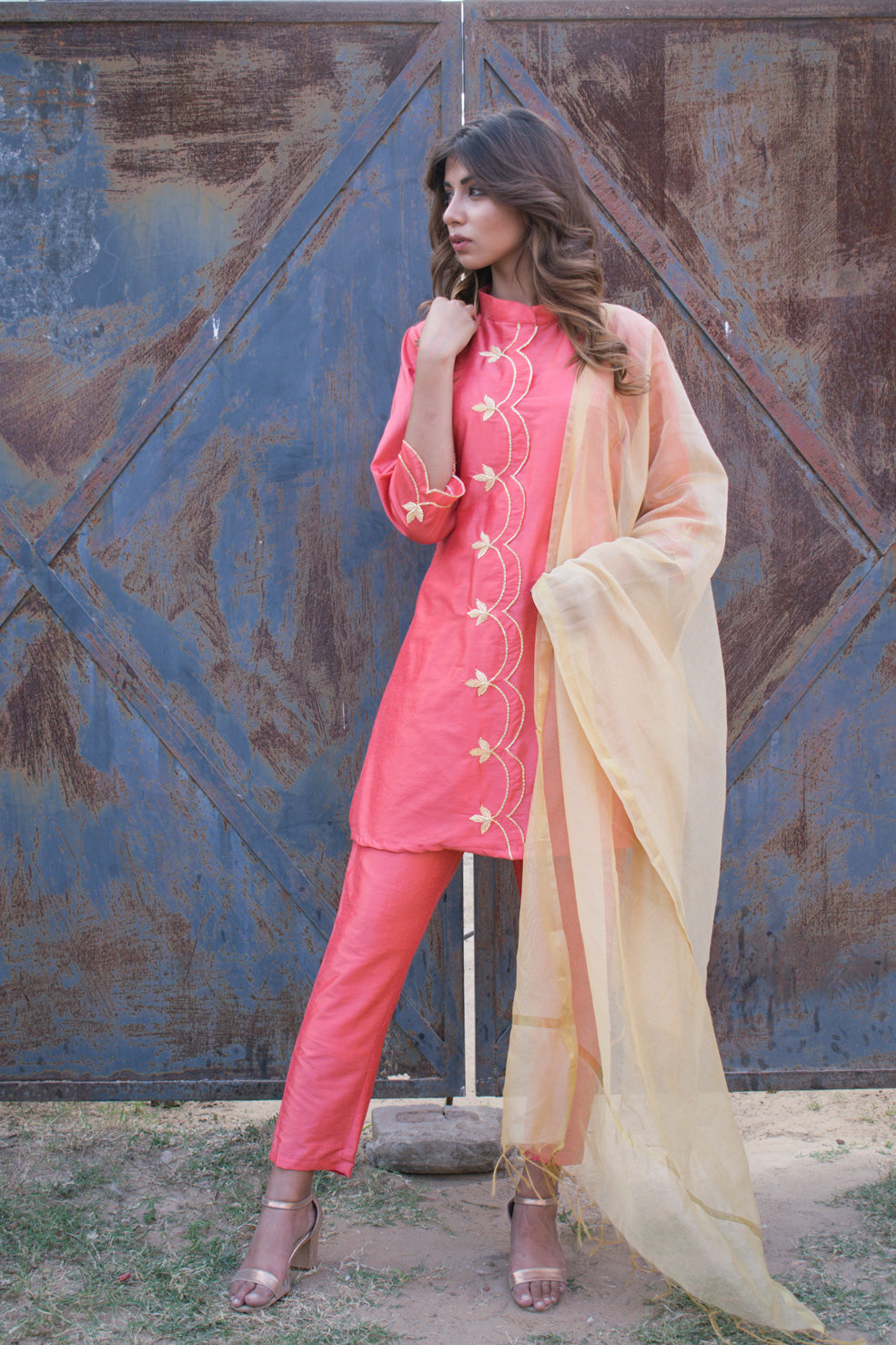 PEACH GOTA CUTWORK SET