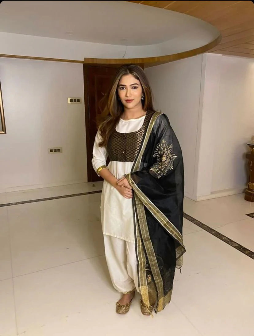 MONOCHROME JACKETED SET