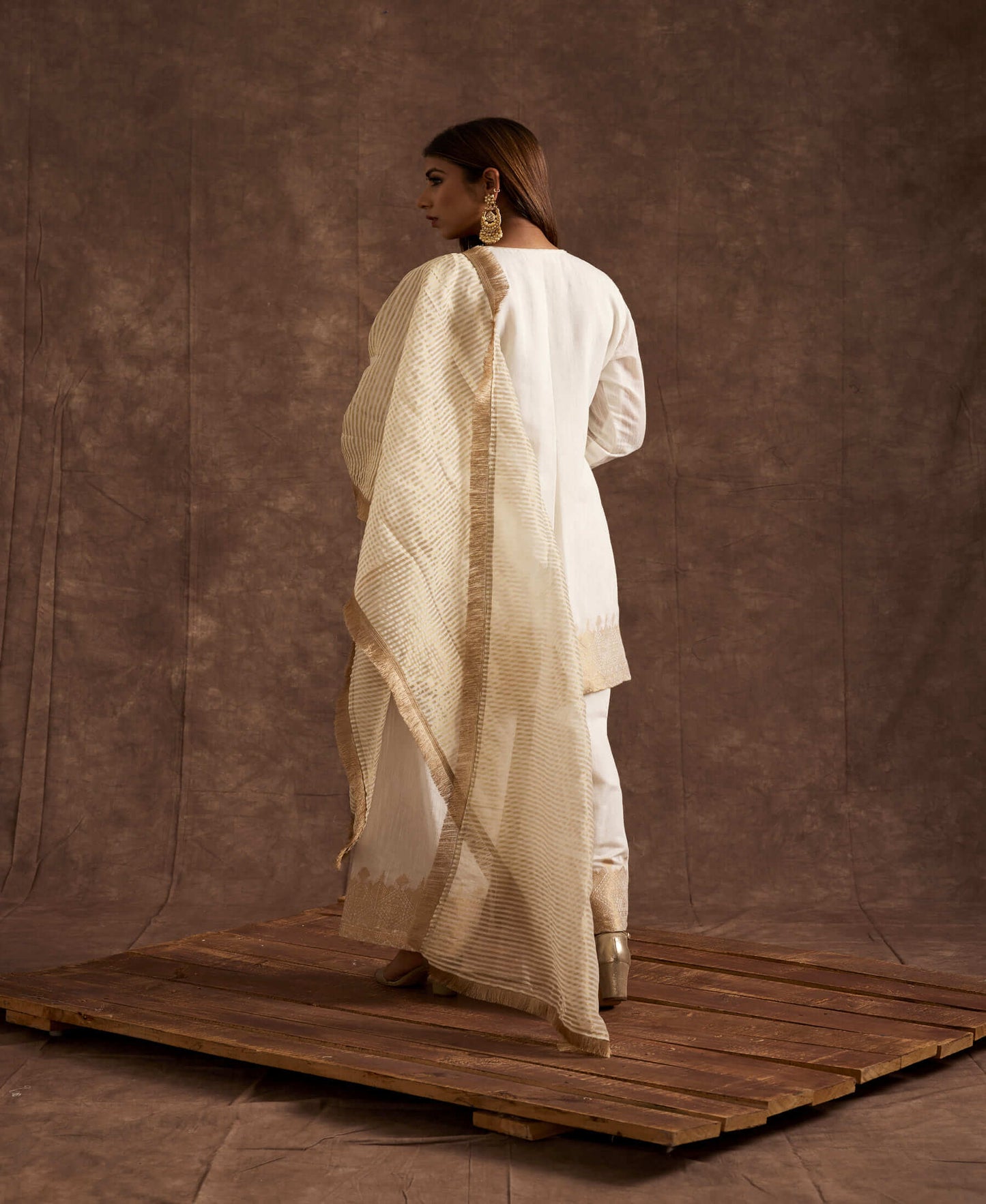 OFF WHITE CHANDERI SUIT SET