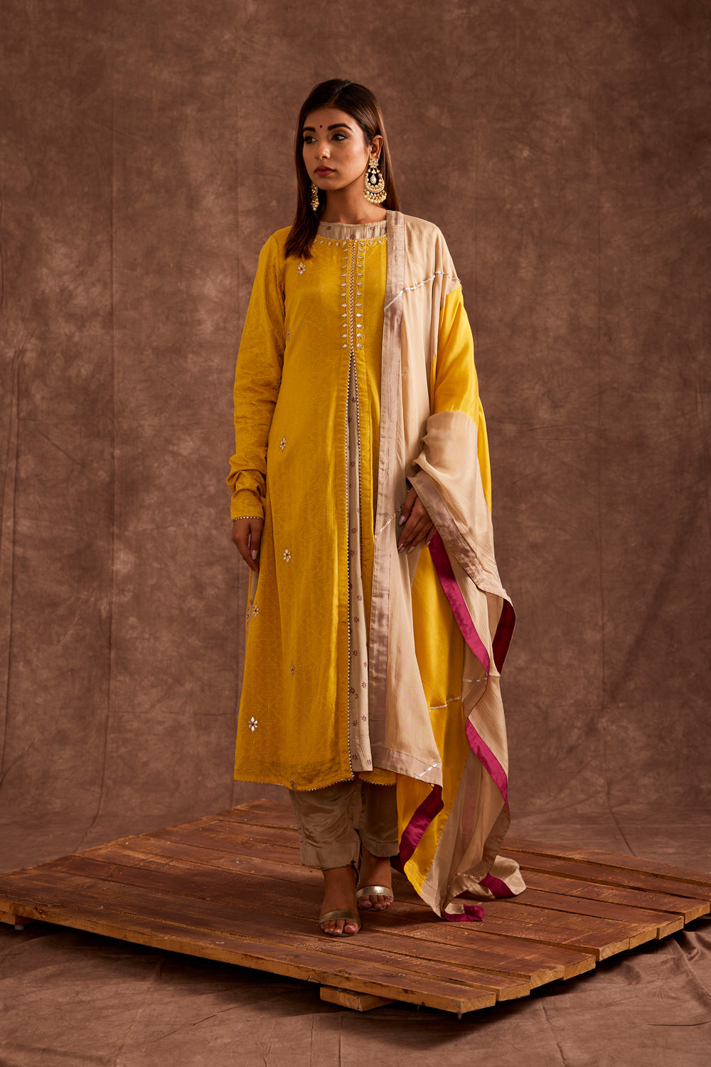 GOTAPATTI JACKETED SUIT SET