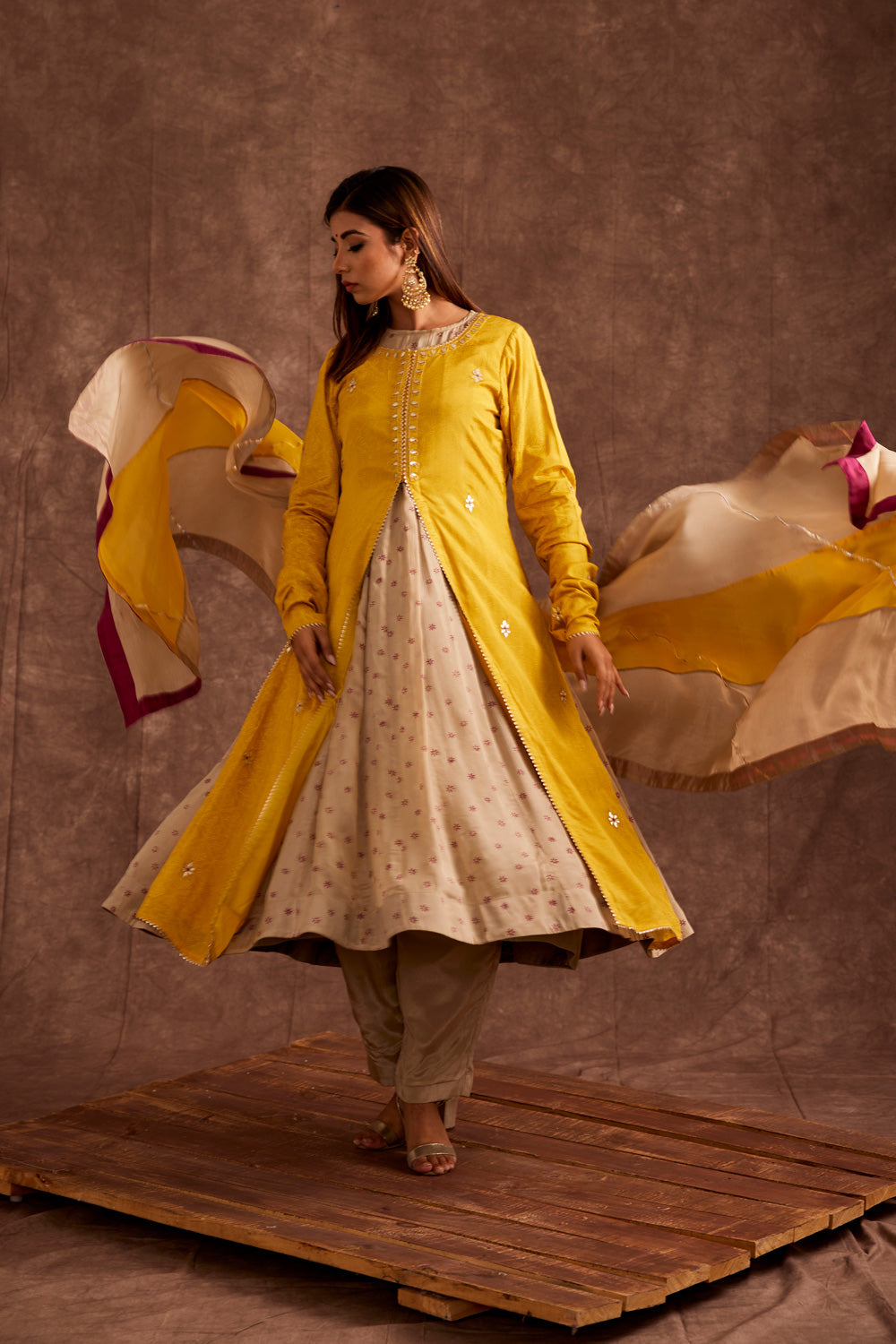 GOTAPATTI JACKETED SUIT SET