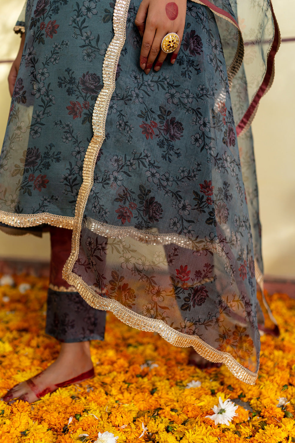 STONE GREY GOTAPATTI SUIT