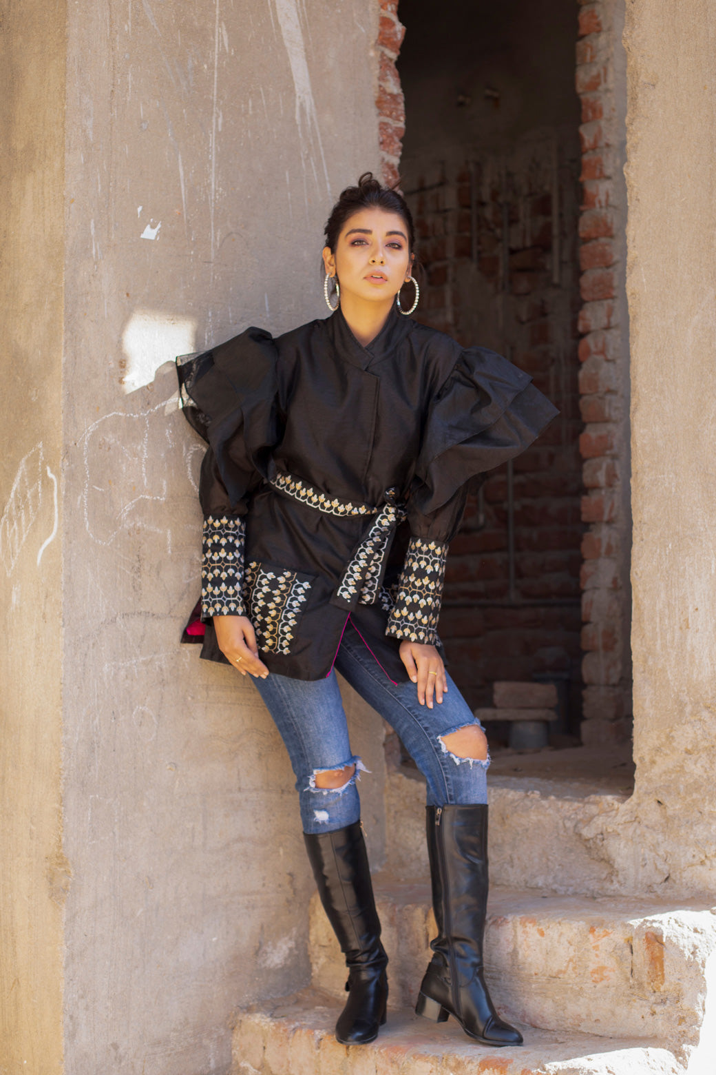 BLACK HANDBLOCKED WRAP