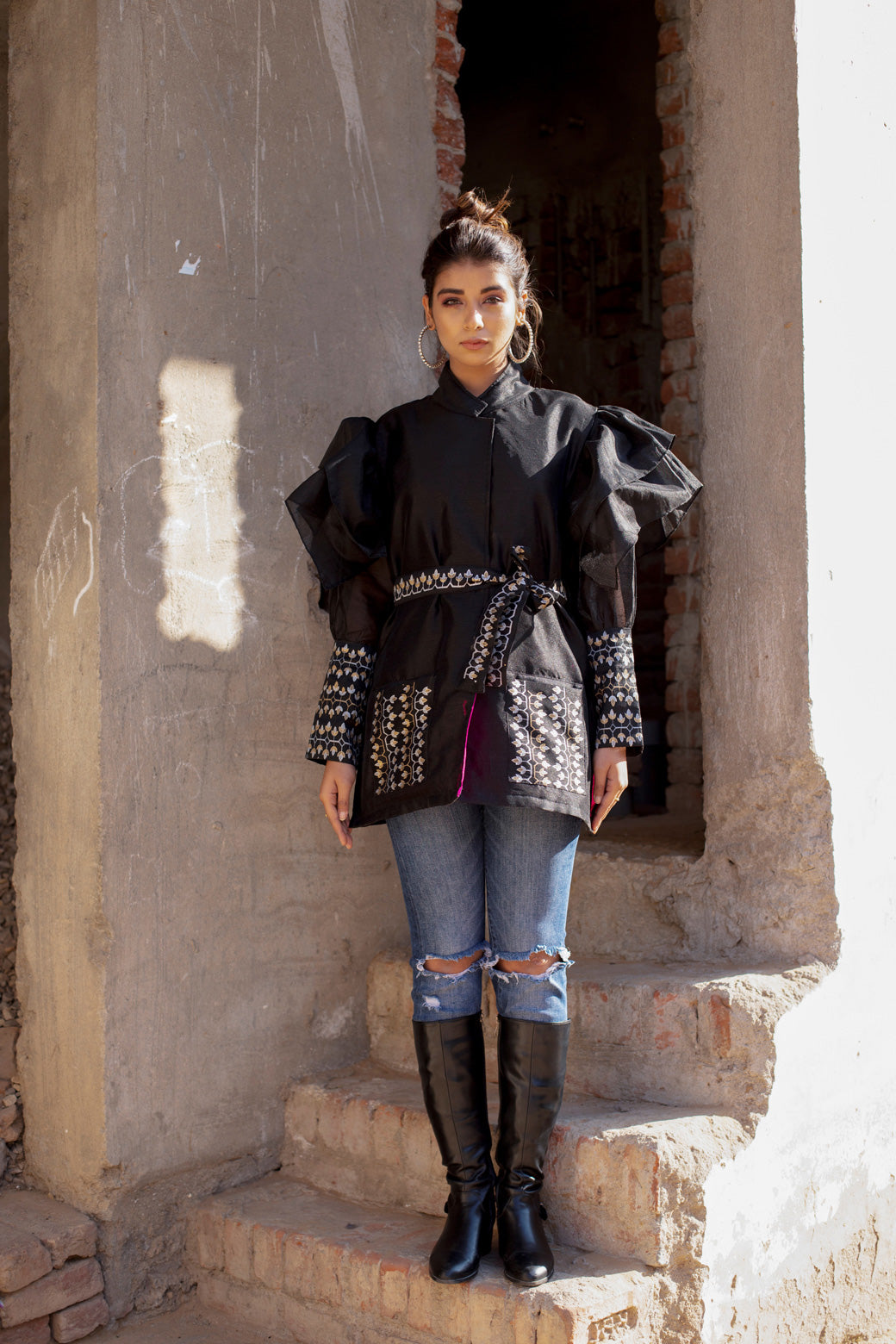 BLACK HANDBLOCKED WRAP