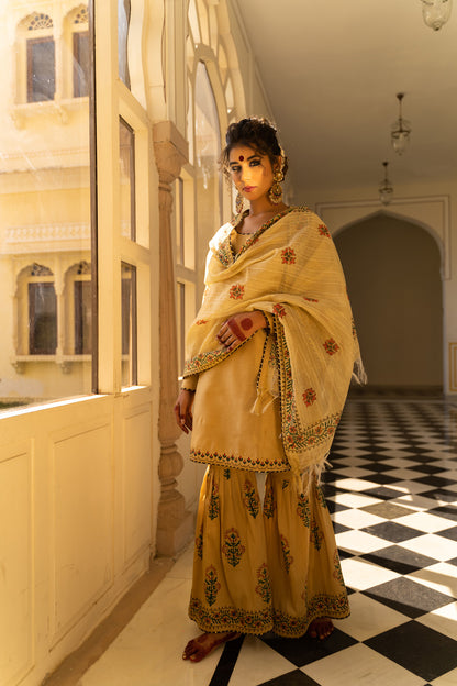 MOGHUL ROYAL GHARARA