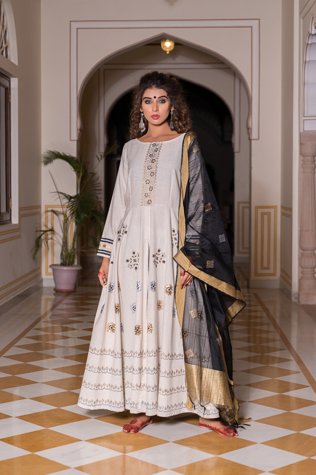 MONOCHROME ANARKALI SET
