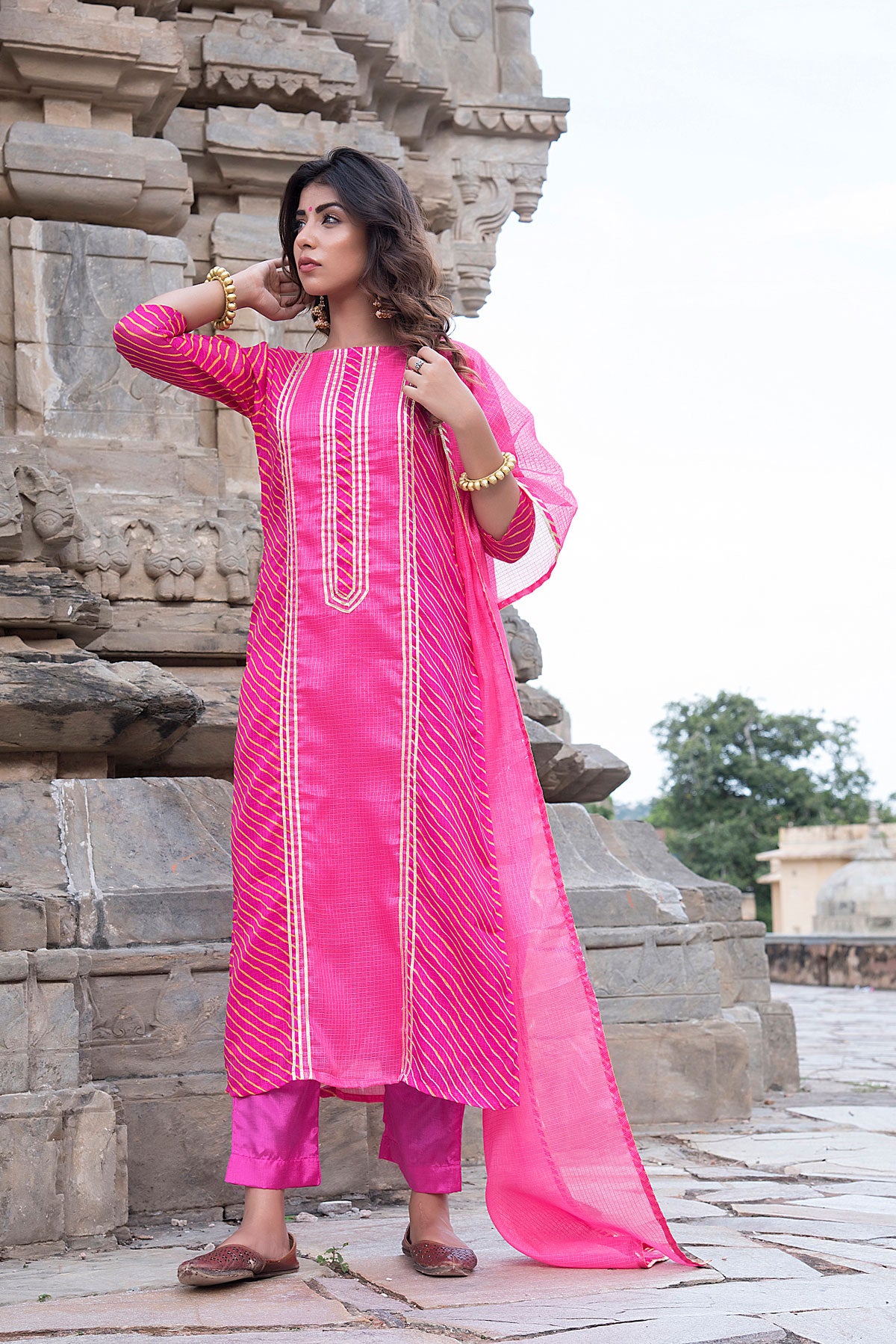 FUSCIA PANELLED GOTA SUIT SET