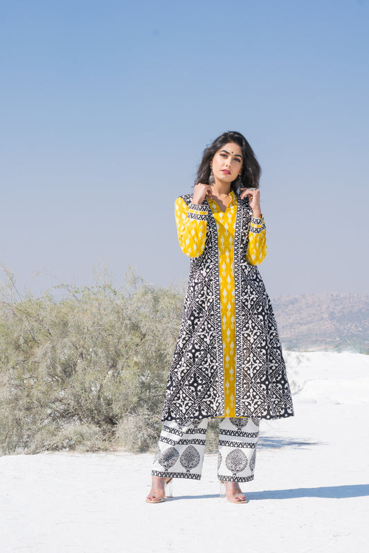 MONOCHROME JACKETED SET