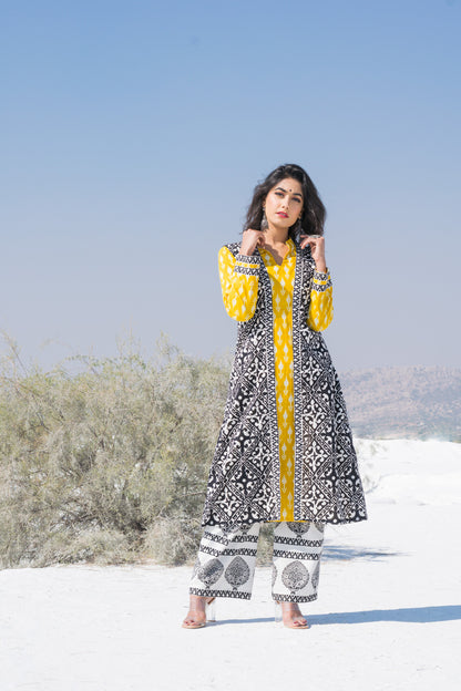 MONOCHROME JACKETED SET