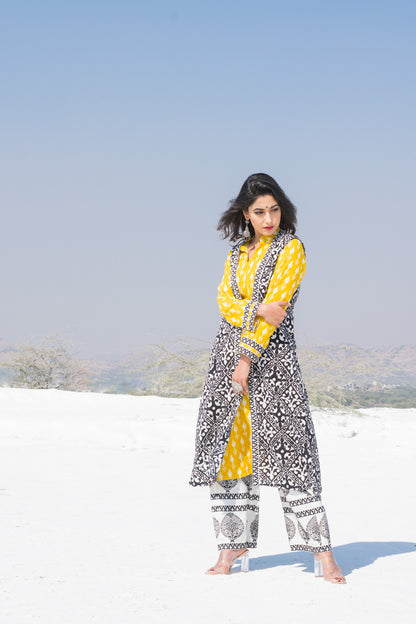 MONOCHROME JACKETED SET