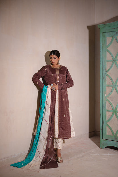 BROWN JACKETED AEHHSAASH SUIT