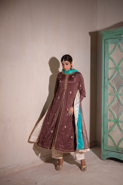 BROWN JACKETED AEHHSAASH SUIT