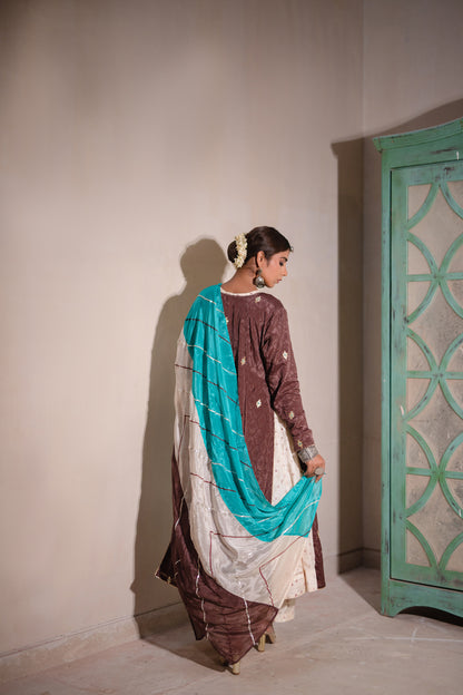 BROWN JACKETED AEHHSAASH SUIT