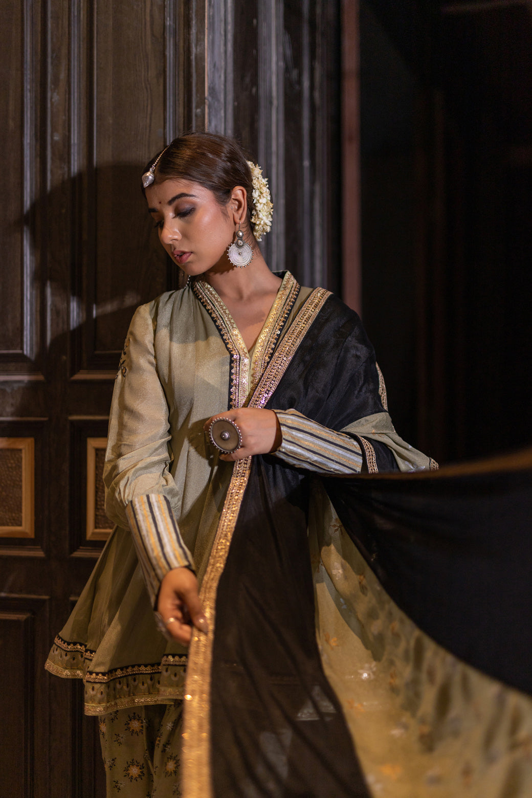 OLIVE AEHHSAASS DHOTI SET