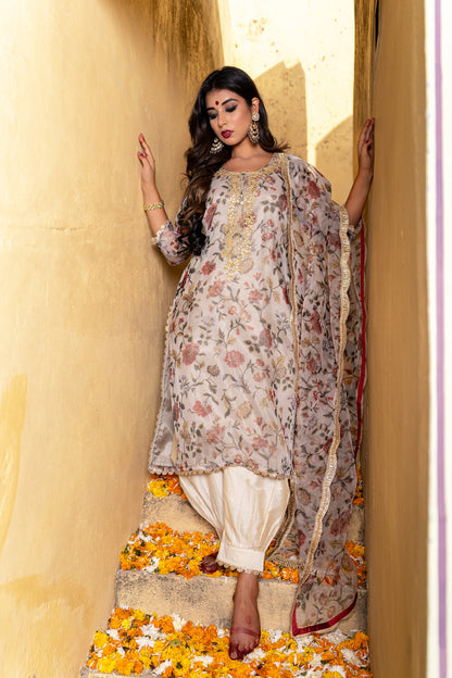 IVORY GOTAPATTI SUIT