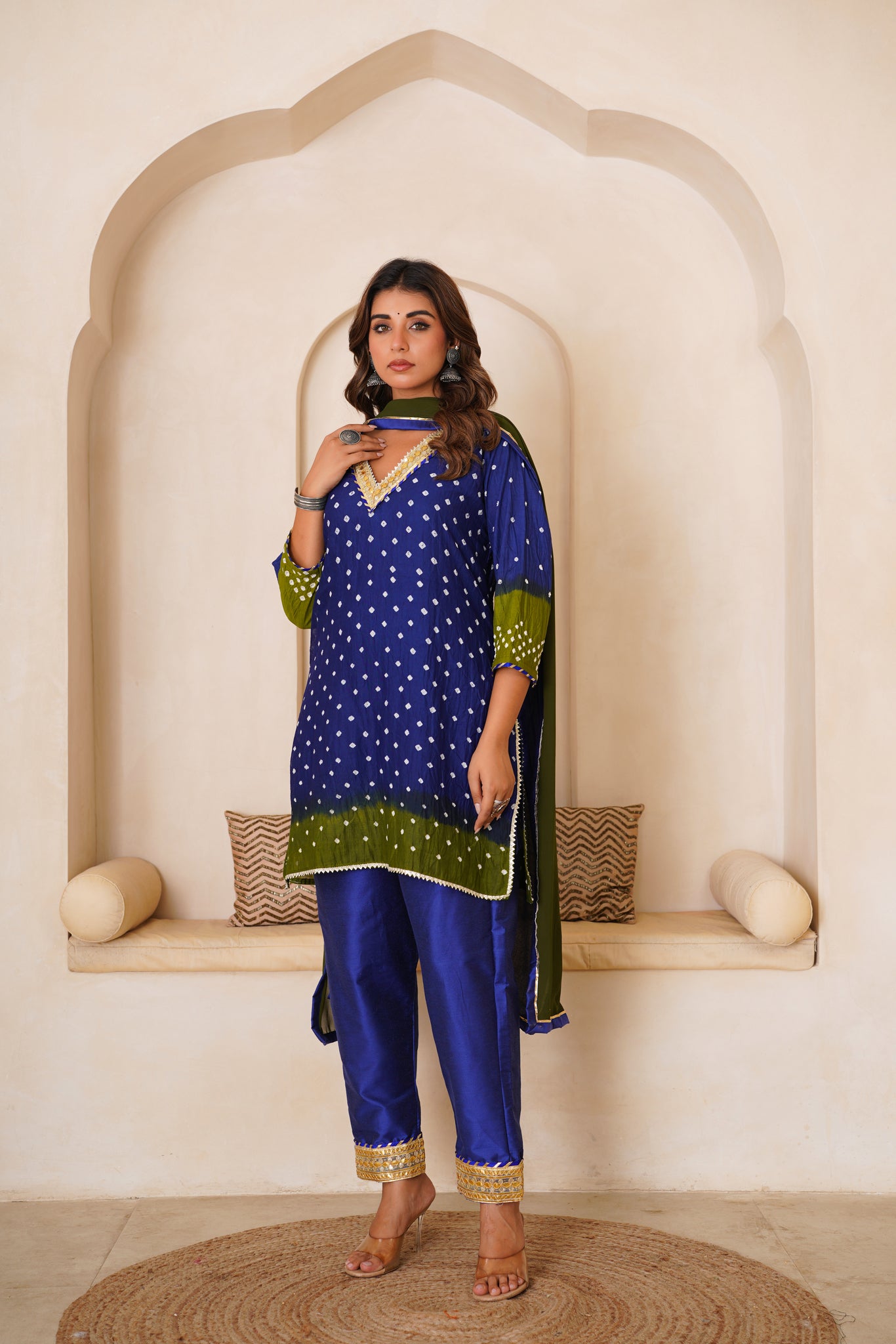 AQUOLIVE GOTAPATTI SUIT