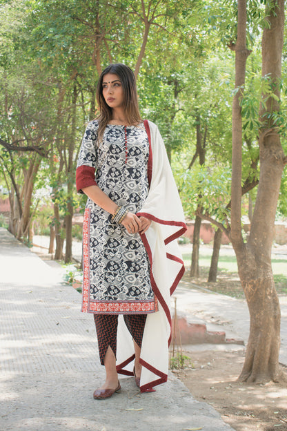 MONOCHROME DHOTI SET