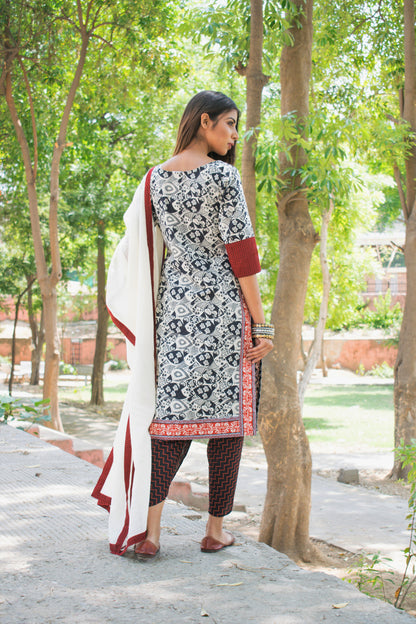 MONOCHROME DHOTI SET