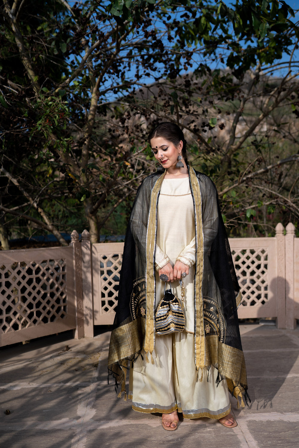 MONOCHROME GOTAPATTI GHARARA SET