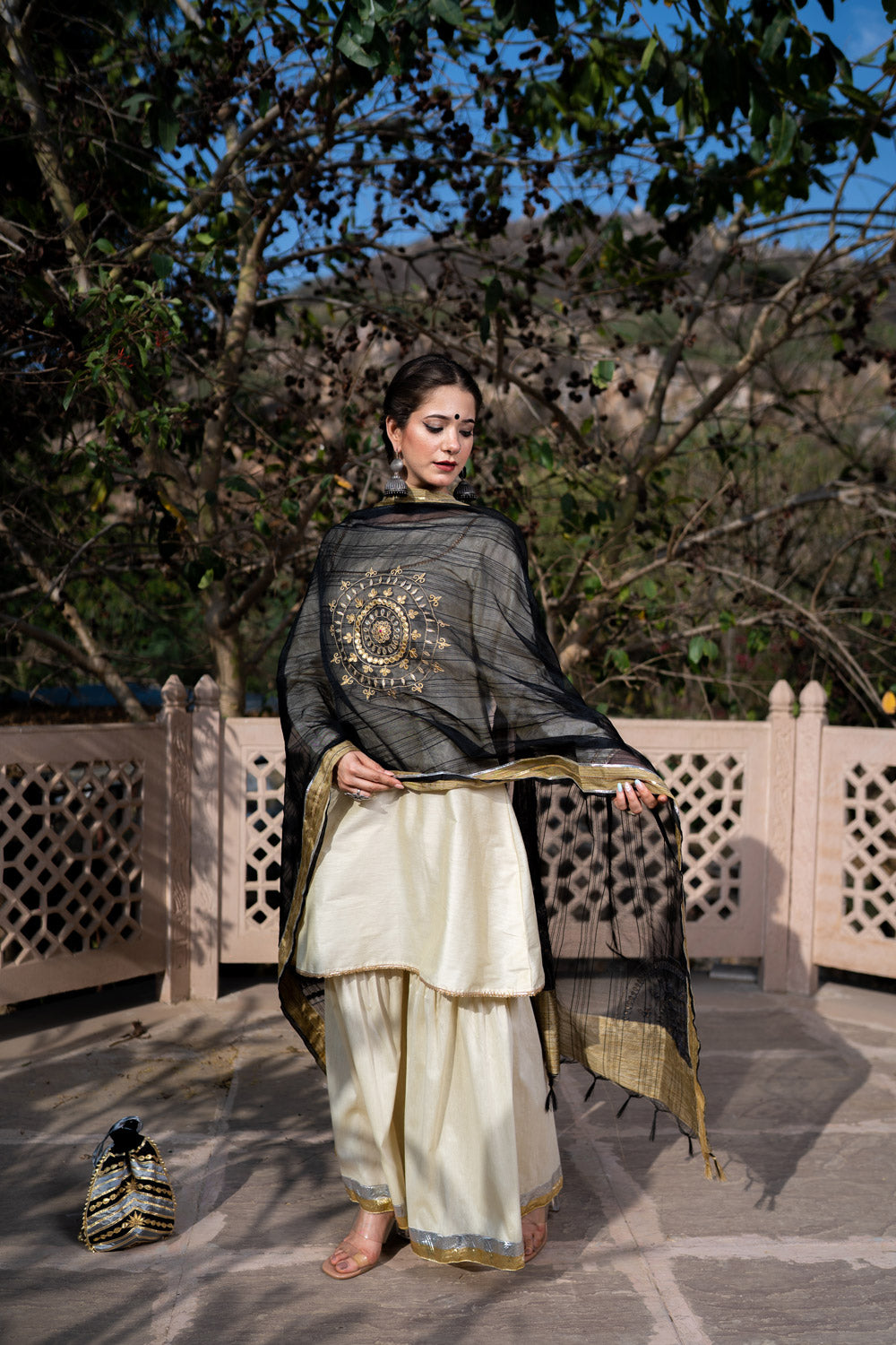 MONOCHROME GOTAPATTI GHARARA SET
