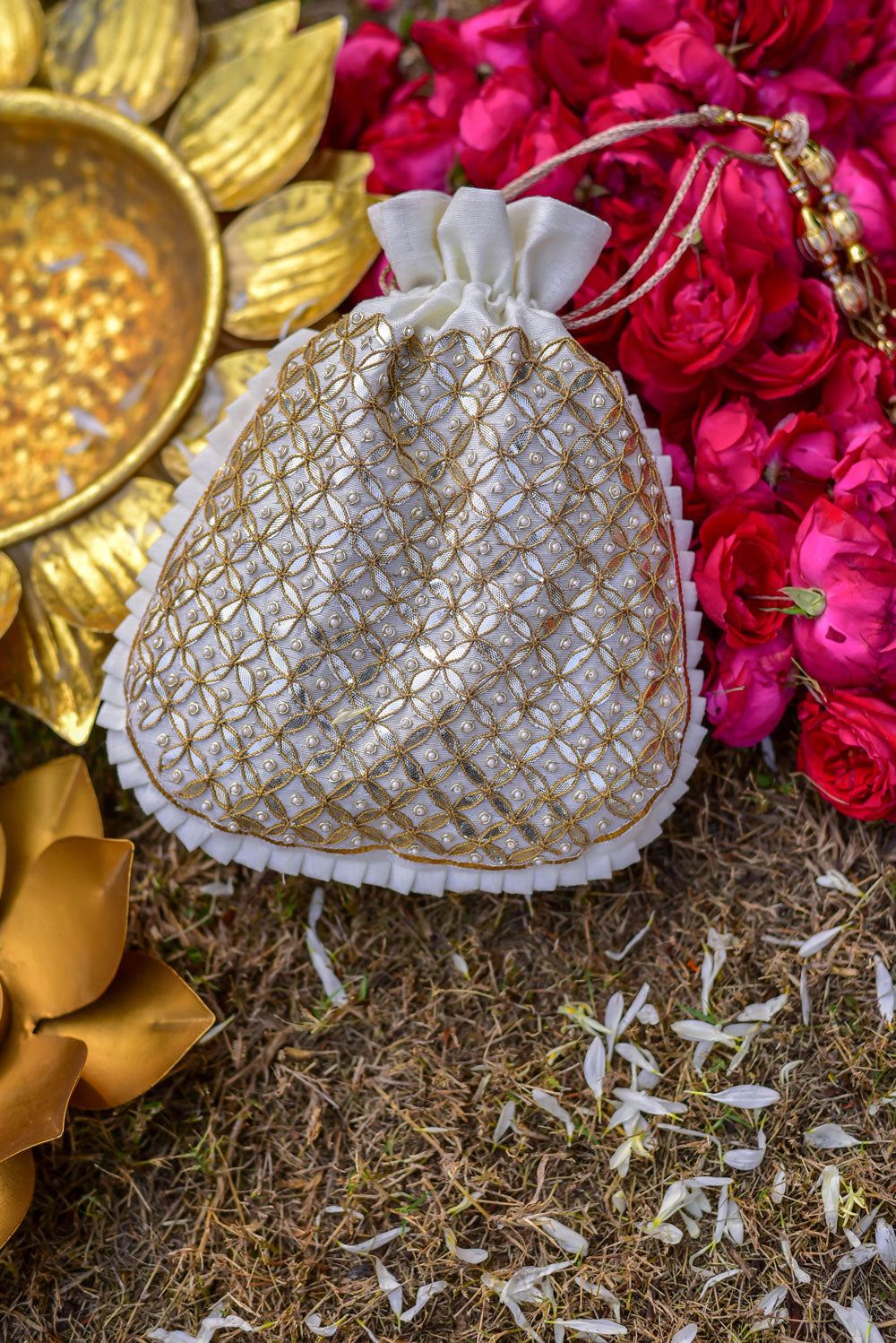 OFF WHITE GOTA POTHLI BAG