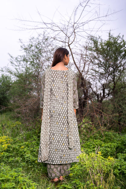 OLIVE MULTIPRINT SUIT