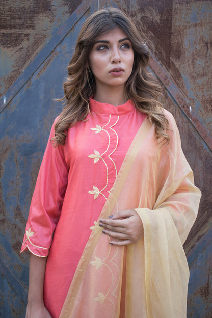 PEACH GOTA CUTWORK SET