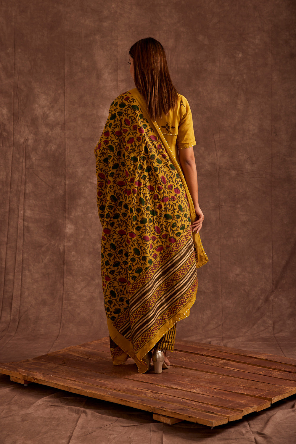 MUSTARD HANDBLOCKED SUIT