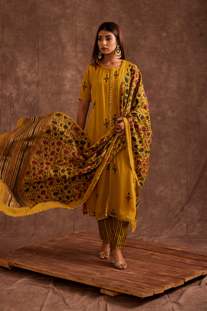 MUSTARD HANDBLOCKED SUIT