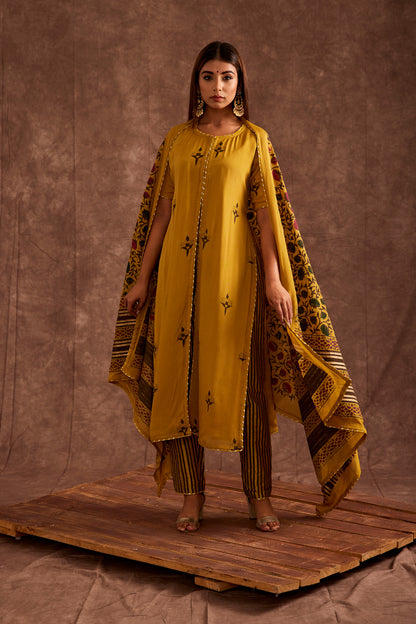 MUSTARD HANDBLOCKED SUIT