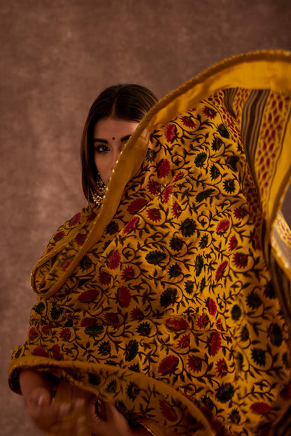 MUSTARD HANDBLOCKED SUIT