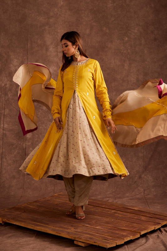 GOTAPATTI JACKETED SUIT SET