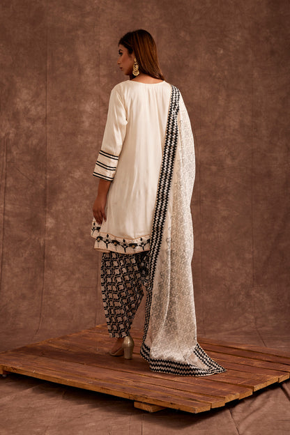 MONOCHROME ANGARKHA SET