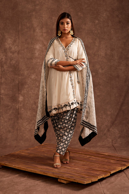 MONOCHROME ANGARKHA SET