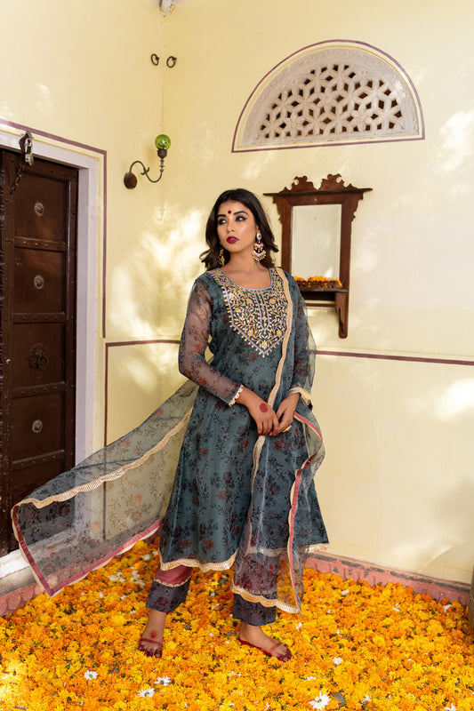 STONE GREY GOTAPATTI SUIT