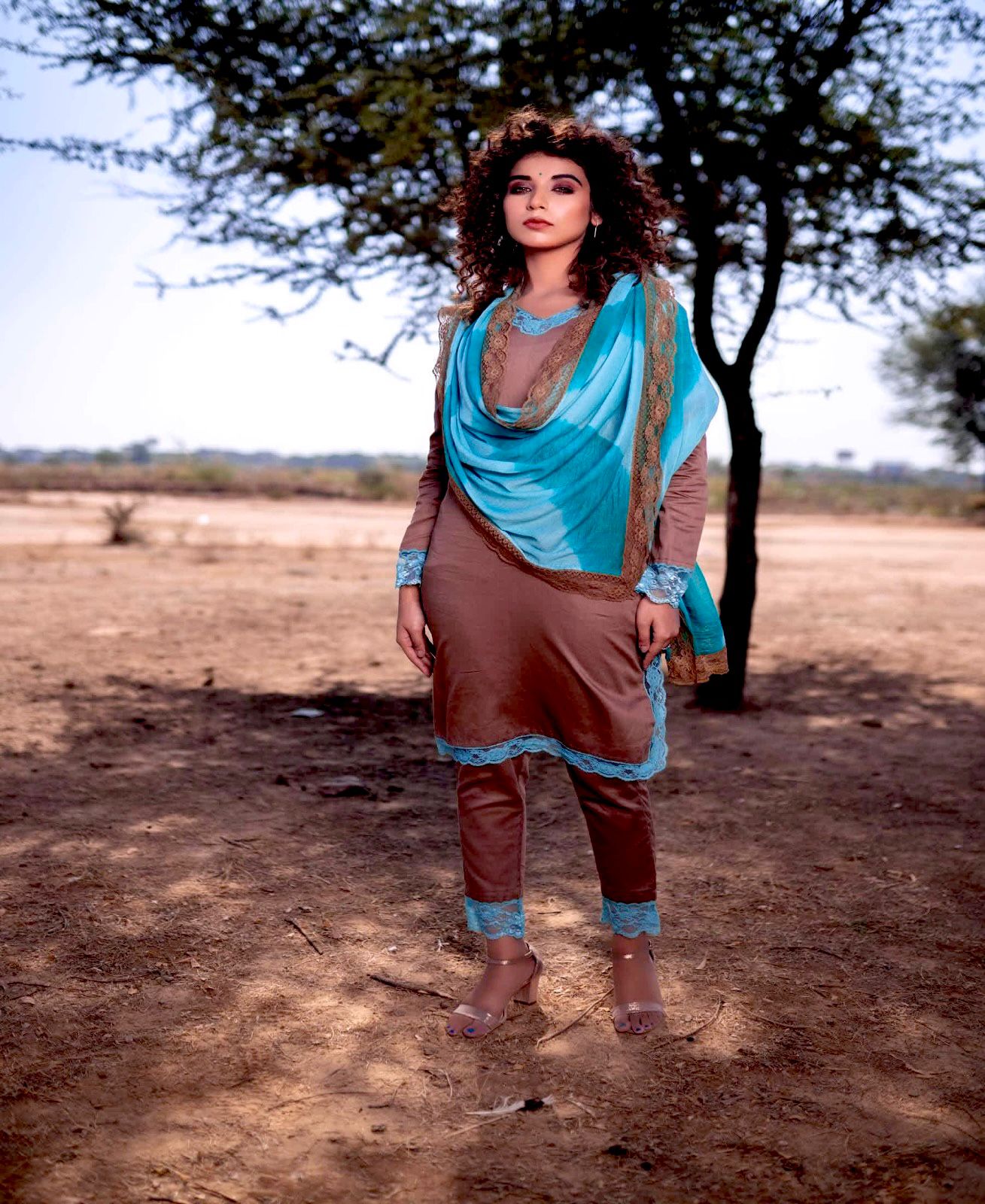 BROWN KURTA SET WITH BLUE DUPATTA